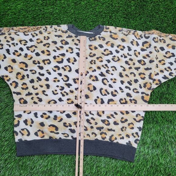 Vintage 90s Leopard AOP Sweatshirt Women M/L 22x20 Baggy USA - Picture 6 of 13